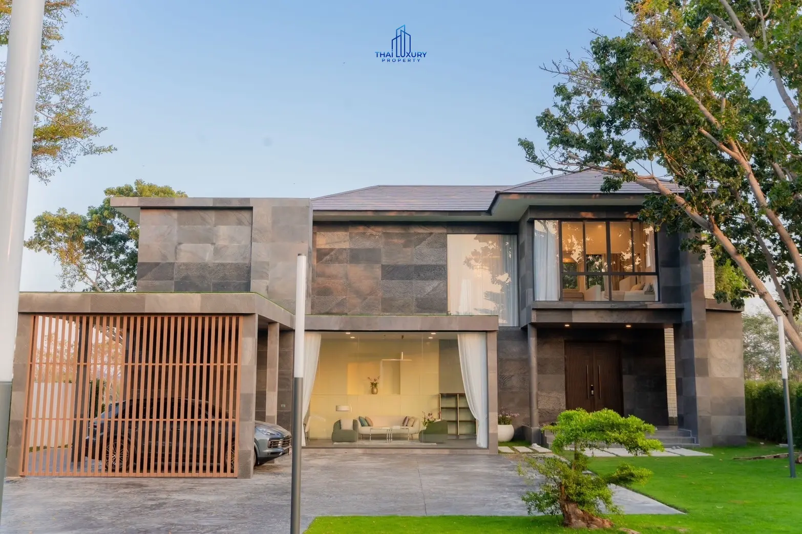 Luxury Modern Pool Villa Cha-Am Hua Hin At Palm Hills Golf Course For Sale