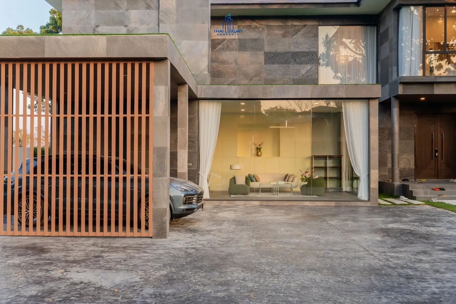 Luxury Modern Pool Villa Cha-Am Hua Hin At Palm Hills Golf Course For Sale