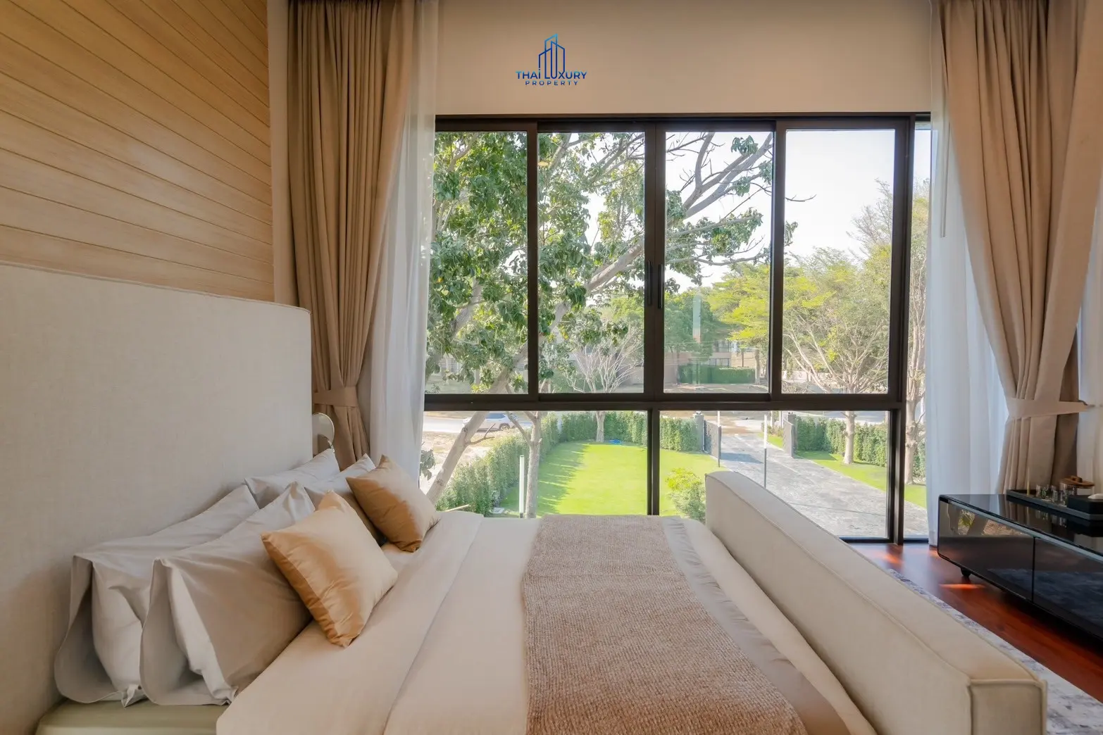 Luxury Modern Pool Villa Cha-Am Hua Hin At Palm Hills Golf Course For Sale
