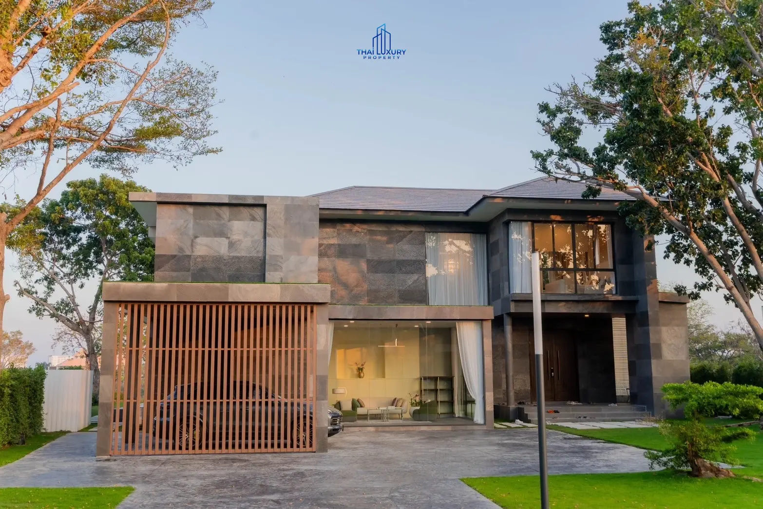 Luxury Modern Pool Villa Cha-Am Hua Hin At Palm Hills Golf Course For Sale