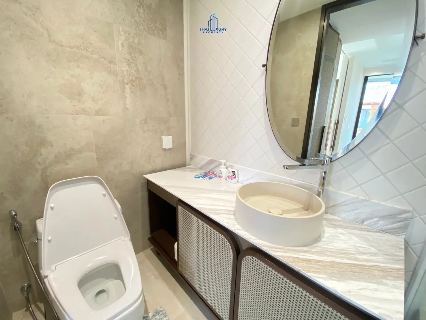 Luxury Modern 2 Bedrooms At InterContinental Residences Hua Hin For Sale