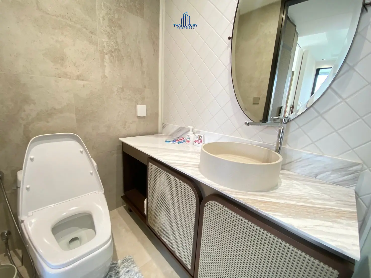 Luxury Modern 2 Bedrooms At InterContinental Residences Hua Hin For Sale