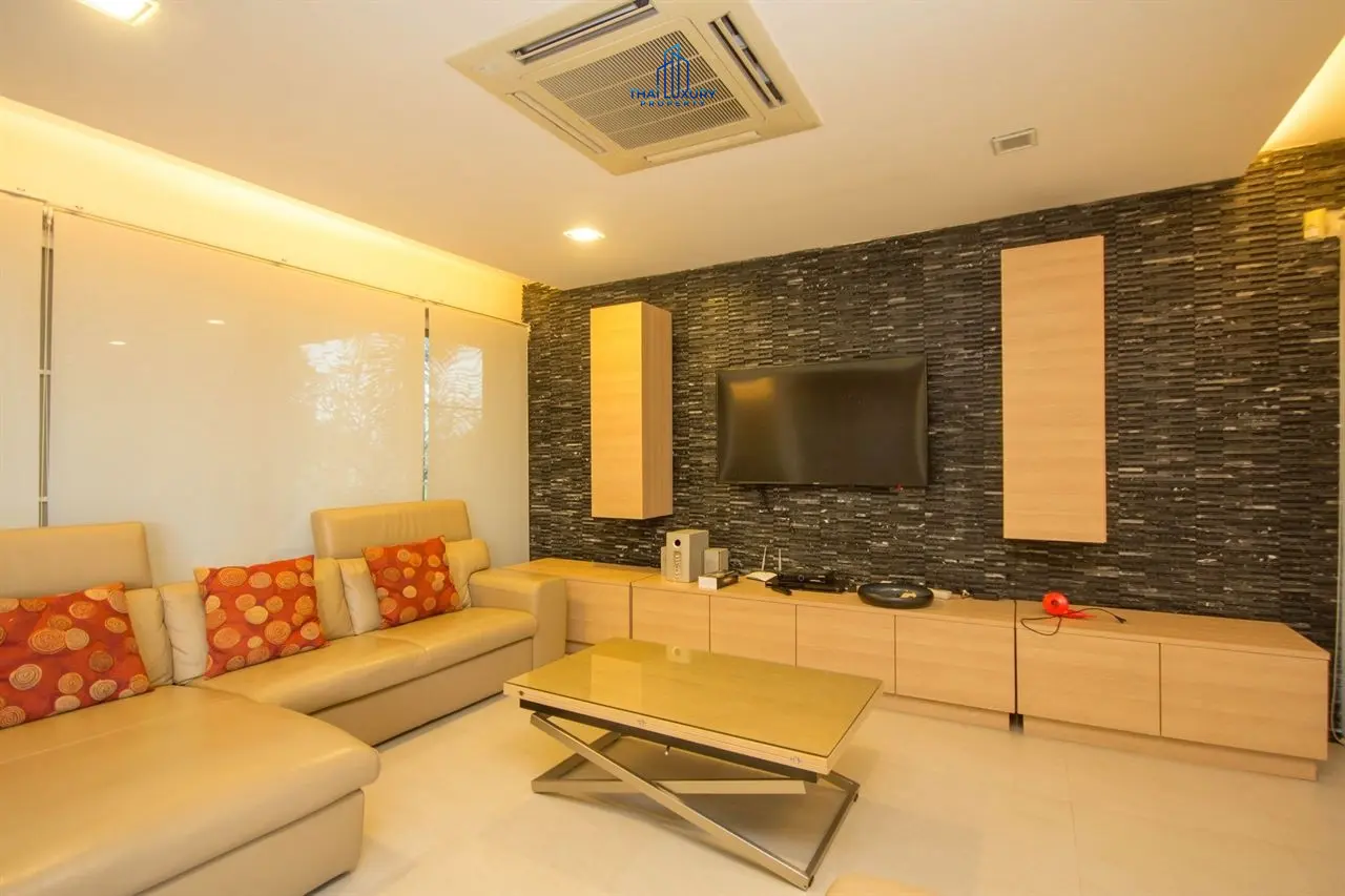 Spacious 4-Bedroom Beachfront Villa with Private Pool in Hua Hin