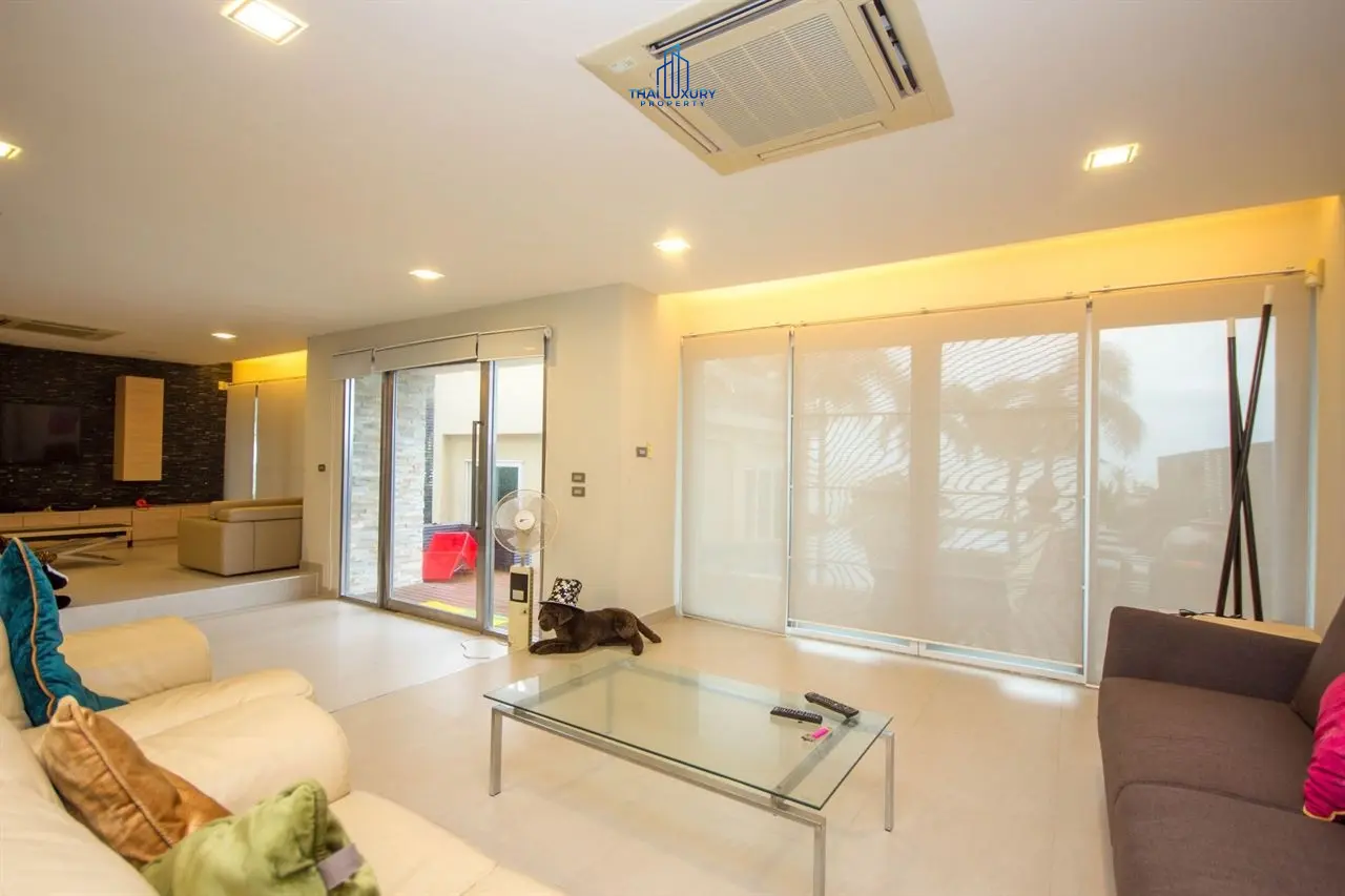 Spacious 4-Bedroom Beachfront Villa with Private Pool in Hua Hin