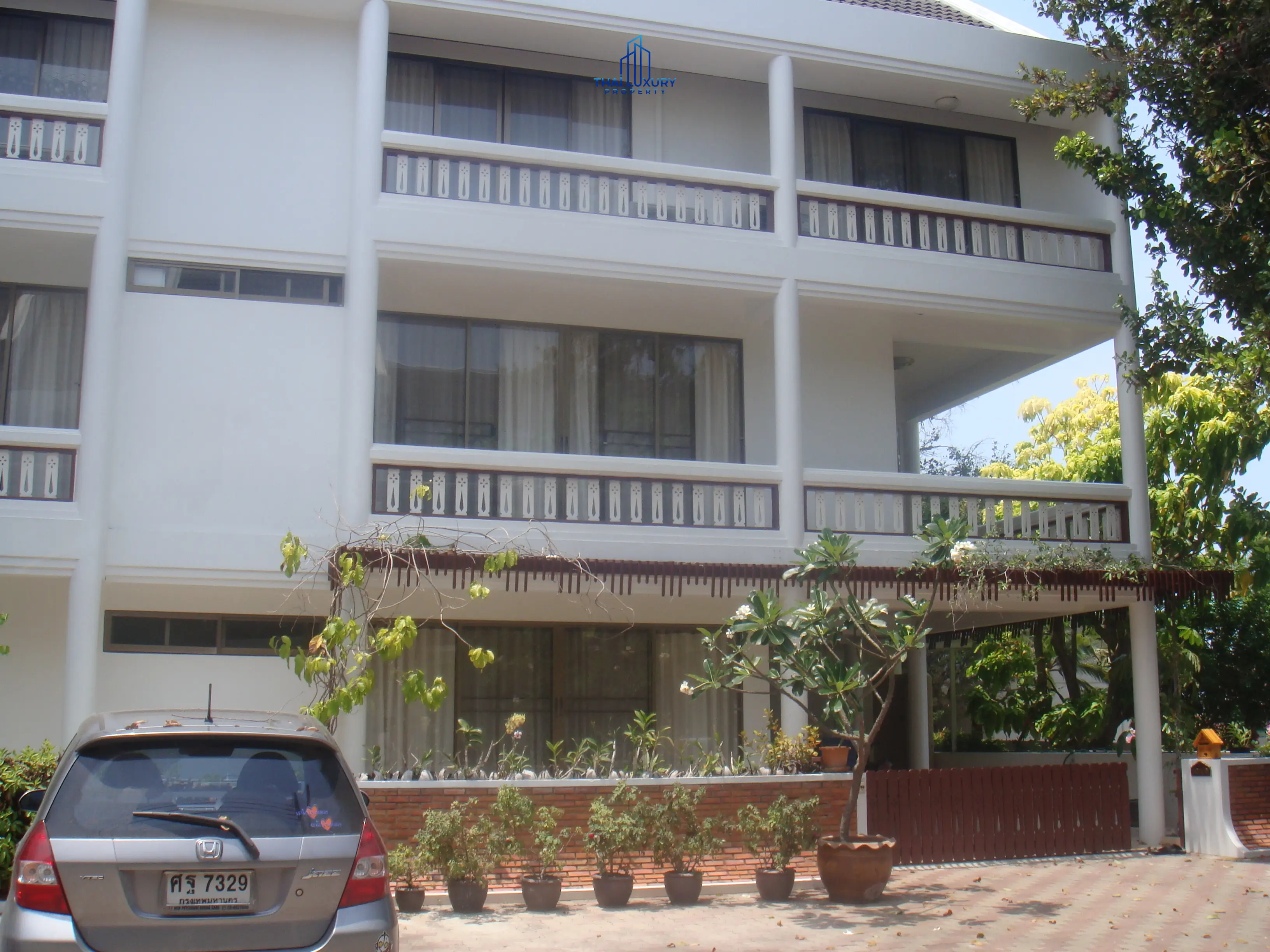 3 Storey House on Hua Hin Beach
