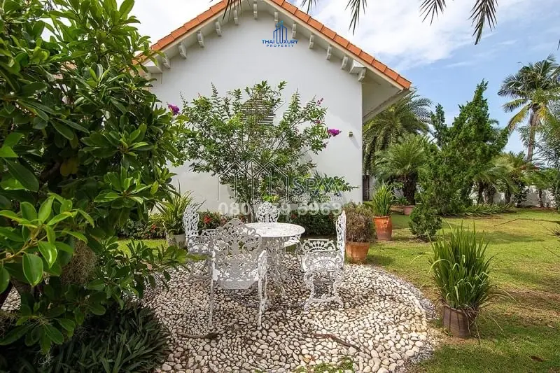Spacious 4-Bedroom Mediterranean-Style Villa with Pool and Lake Views in Cha-Am