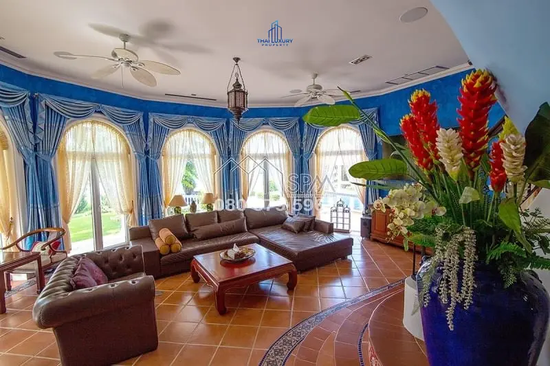 Spacious 4-Bedroom Mediterranean-Style Villa with Pool and Lake Views in Cha-Am