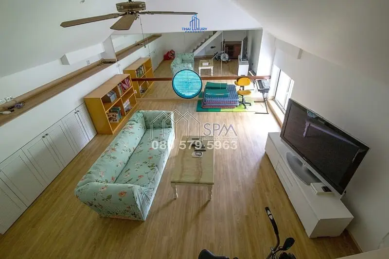 Spacious 4-Bedroom Mediterranean-Style Villa with Pool and Lake Views in Cha-Am