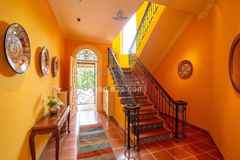 Spacious 4-Bedroom Mediterranean-Style Villa with Pool and Lake Views in Cha-Am