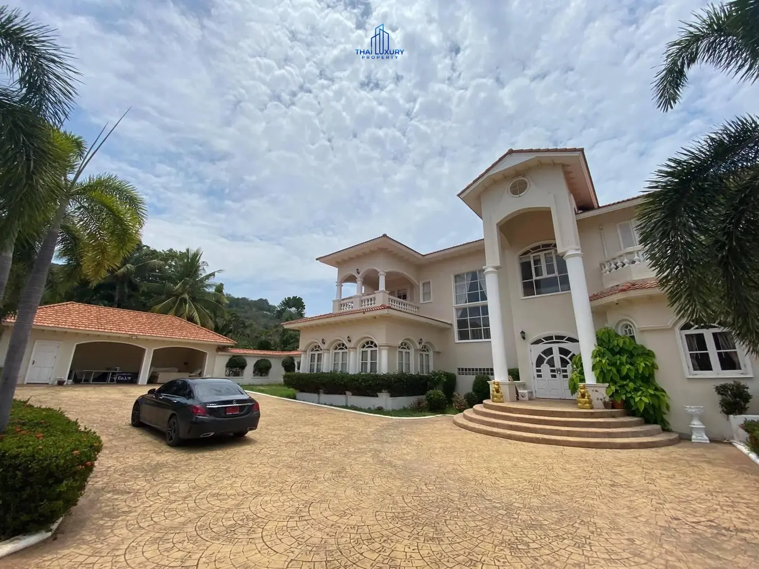 Spacious 5-Bedroom Mediterranean Villa with Pool in Hua Hin