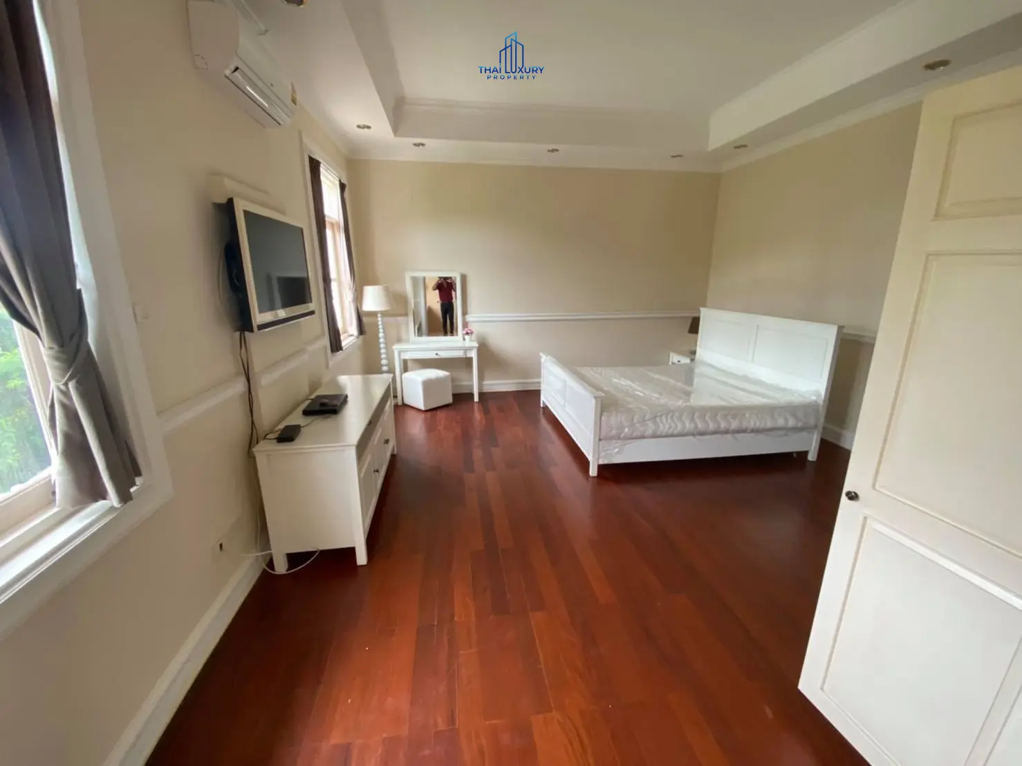 Spacious 5-Bedroom Mediterranean Villa with Pool in Hua Hin