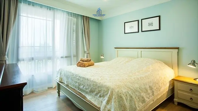 Spacious 4-Bed Condo in Nong Kae with Great Natural Light and Modern Touches
