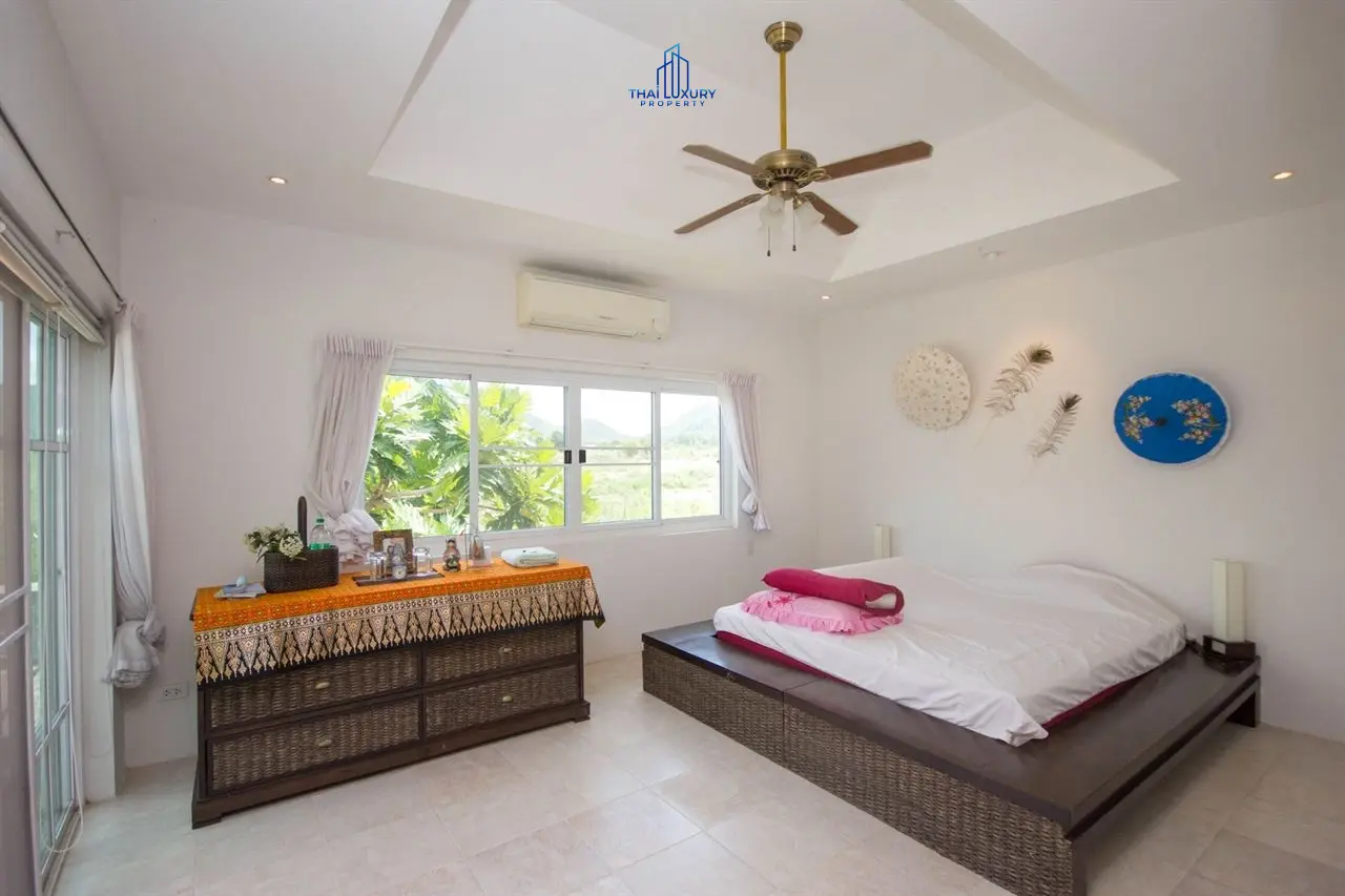 Charming 3-Bedroom Villa with Large Pool and Tropical Garden in Hin Lek Fai