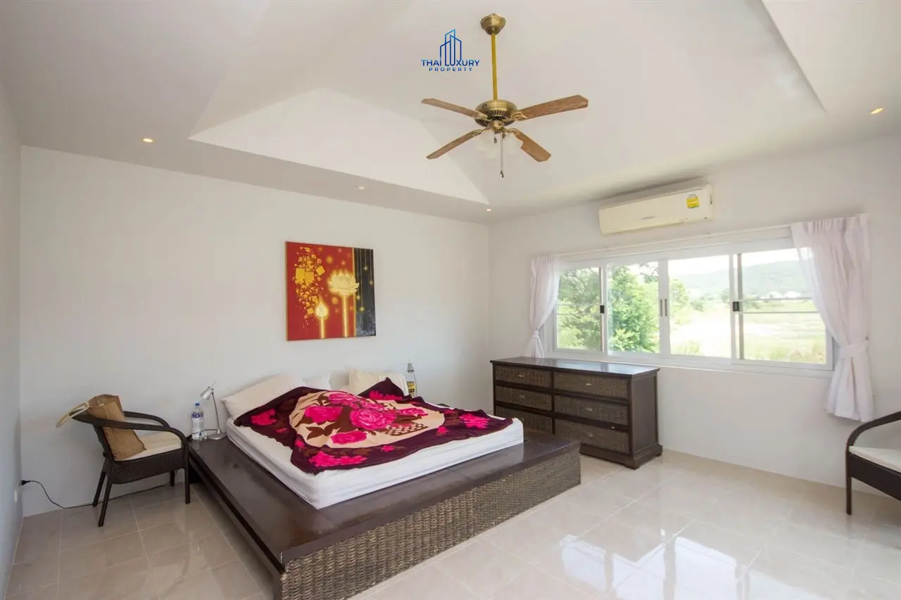 Charming 3-Bedroom Villa with Large Pool and Tropical Garden in Hin Lek Fai