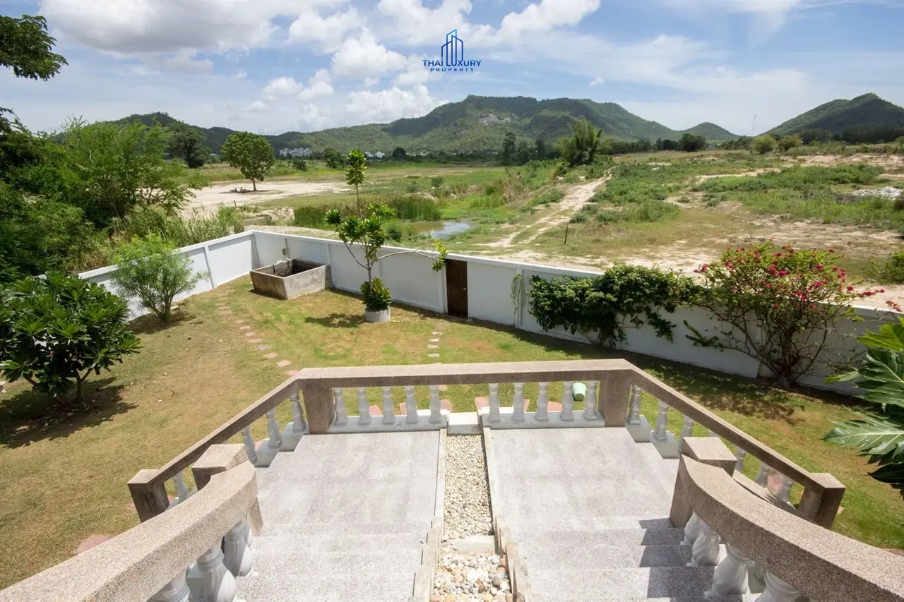 Charming 3-Bedroom Villa with Large Pool and Tropical Garden in Hin Lek Fai