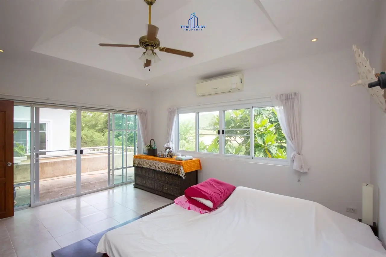 Charming 3-Bedroom Villa with Large Pool and Tropical Garden in Hin Lek Fai