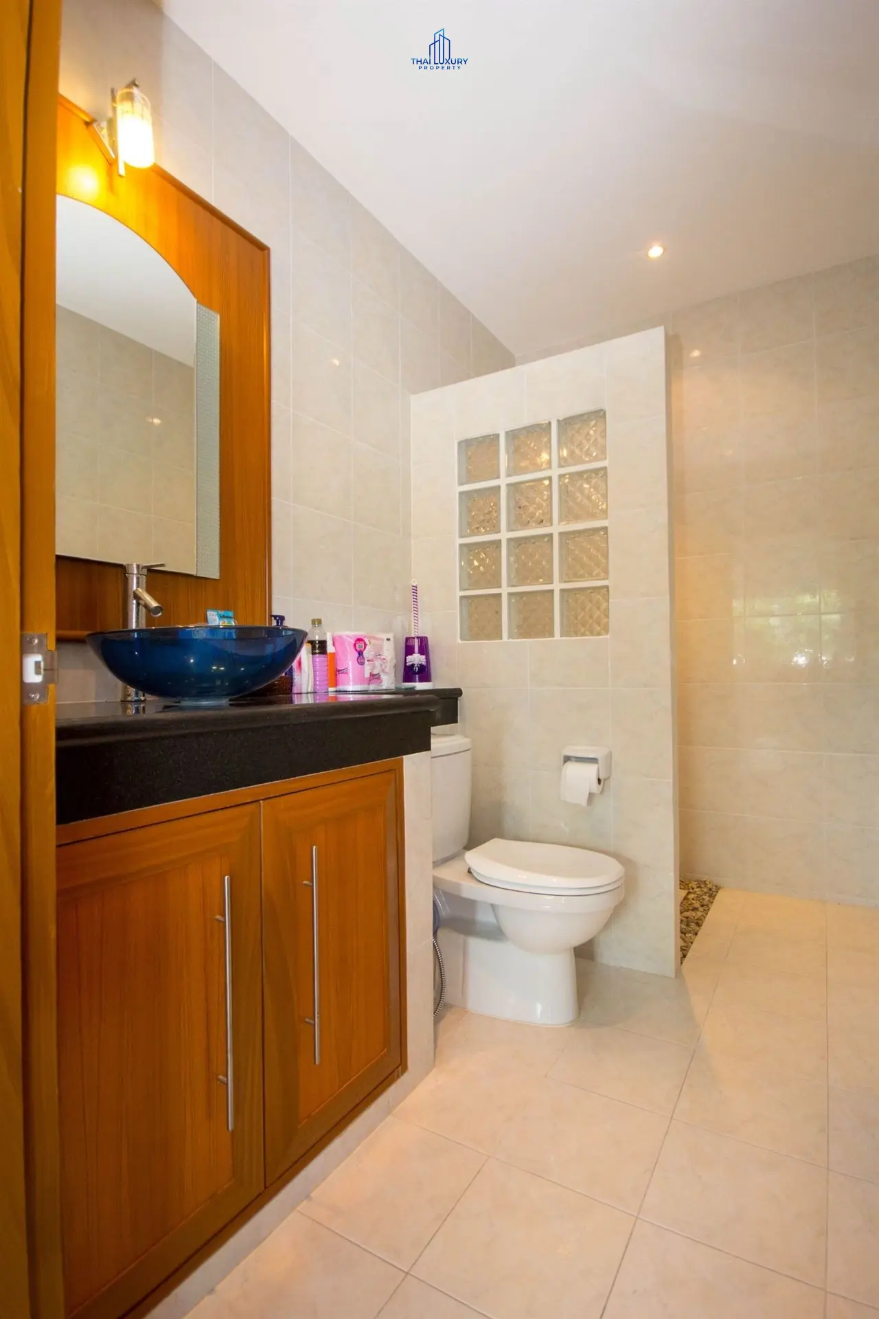 Charming 3-Bedroom Villa with Large Pool and Tropical Garden in Hin Lek Fai