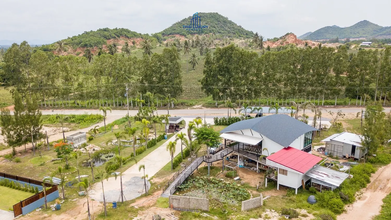 ทรัพย์สินสมัยใหม่ 3 ห้องนอนกว้างขวาง พร้อมสระว่ายน้ำส่วนตัวและวิวเขียวขจีในหัวหิน
