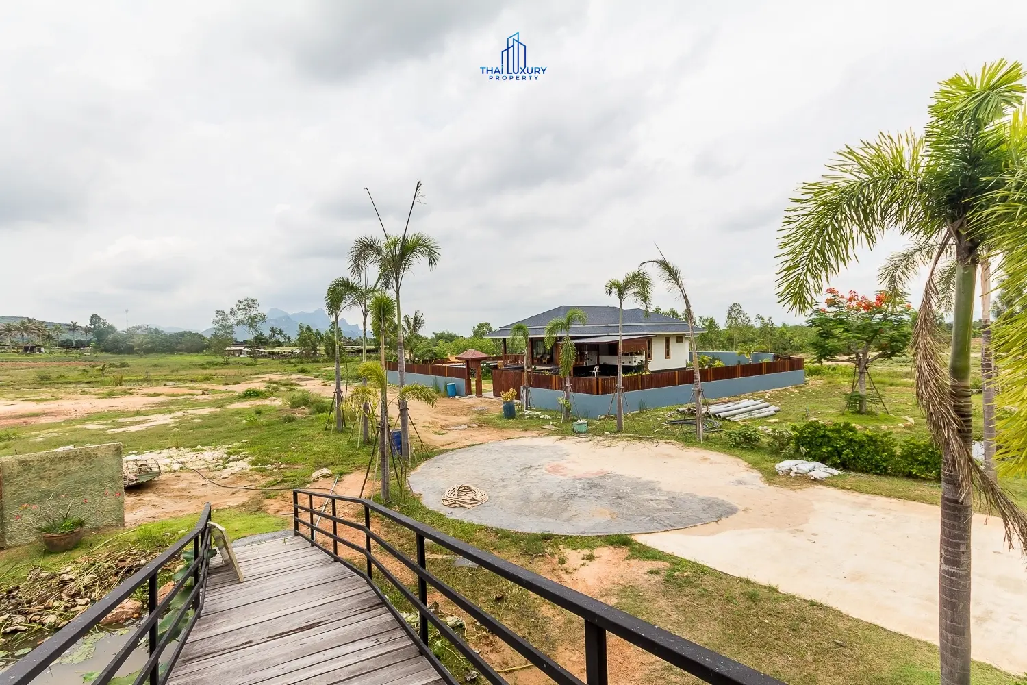 ทรัพย์สินสมัยใหม่ 3 ห้องนอนกว้างขวาง พร้อมสระว่ายน้ำส่วนตัวและวิวเขียวขจีในหัวหิน