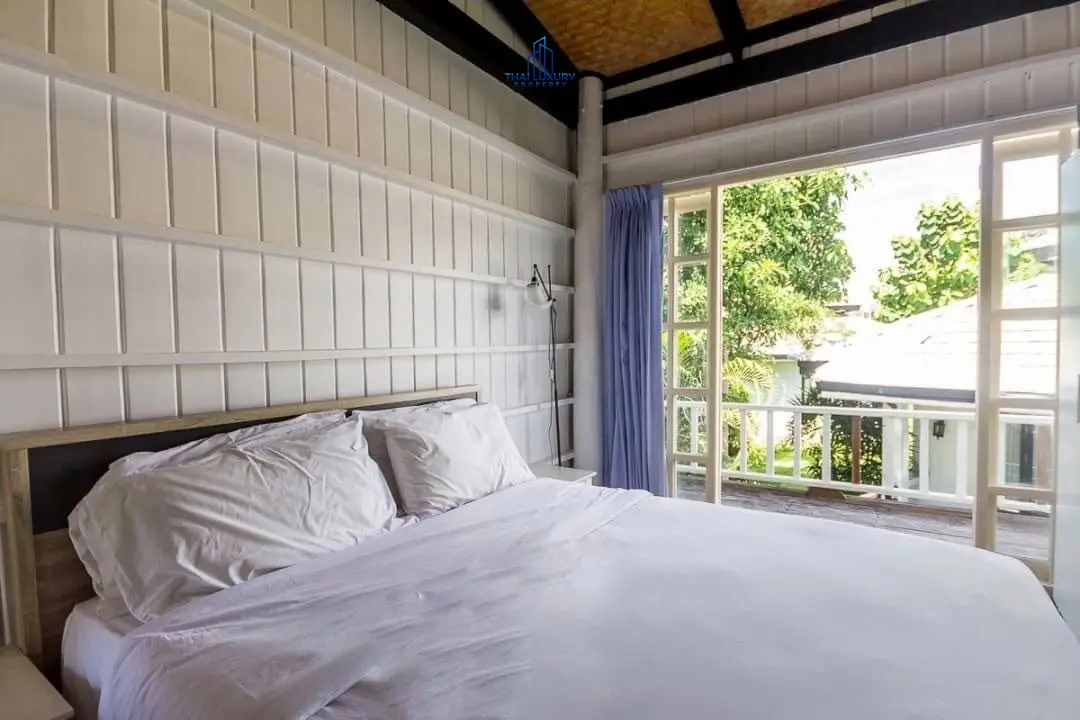 Relaxed Beachfront Villa with Garden, Deck, and Stunning Ocean Views in Hua Hin