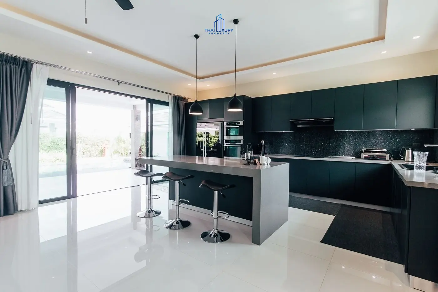 Spacious Single-Story Villa with Pool and Tropical Garden in Cha-Am