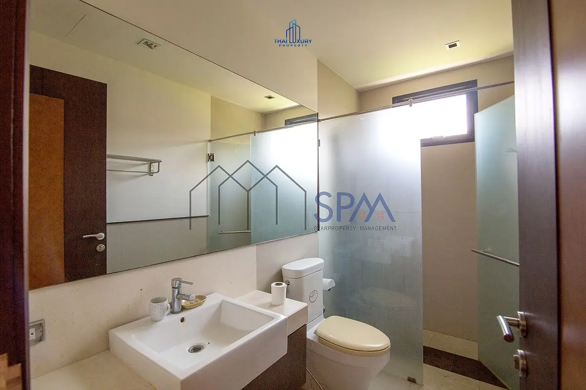 Spacious Modern 3-Bedroom Villa with Illuminated Pool in Hua Hin