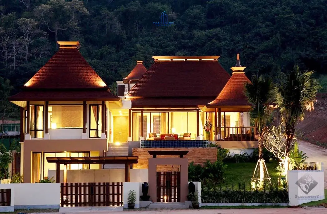 Spacious Modern 3-Bedroom Villa with Illuminated Pool in Hua Hin