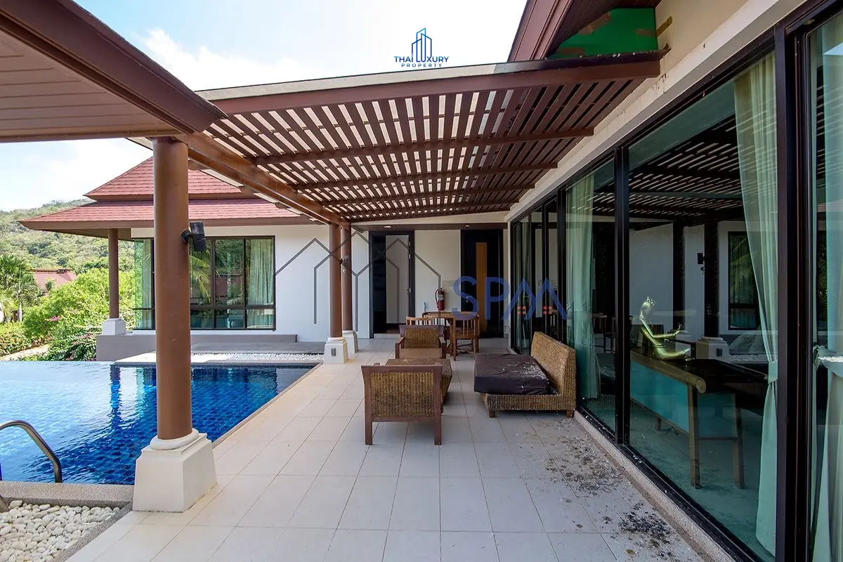 Spacious Modern 3-Bedroom Villa with Illuminated Pool in Hua Hin