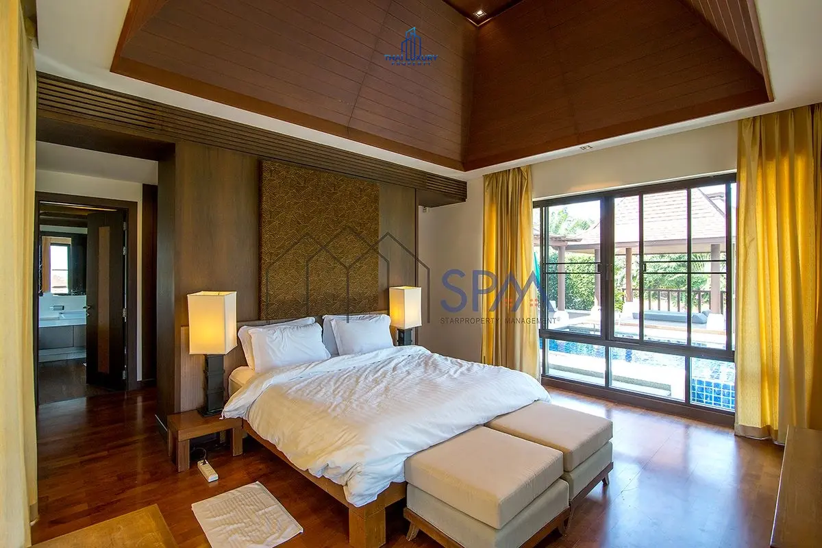 Spacious Modern 3-Bedroom Villa with Illuminated Pool in Hua Hin