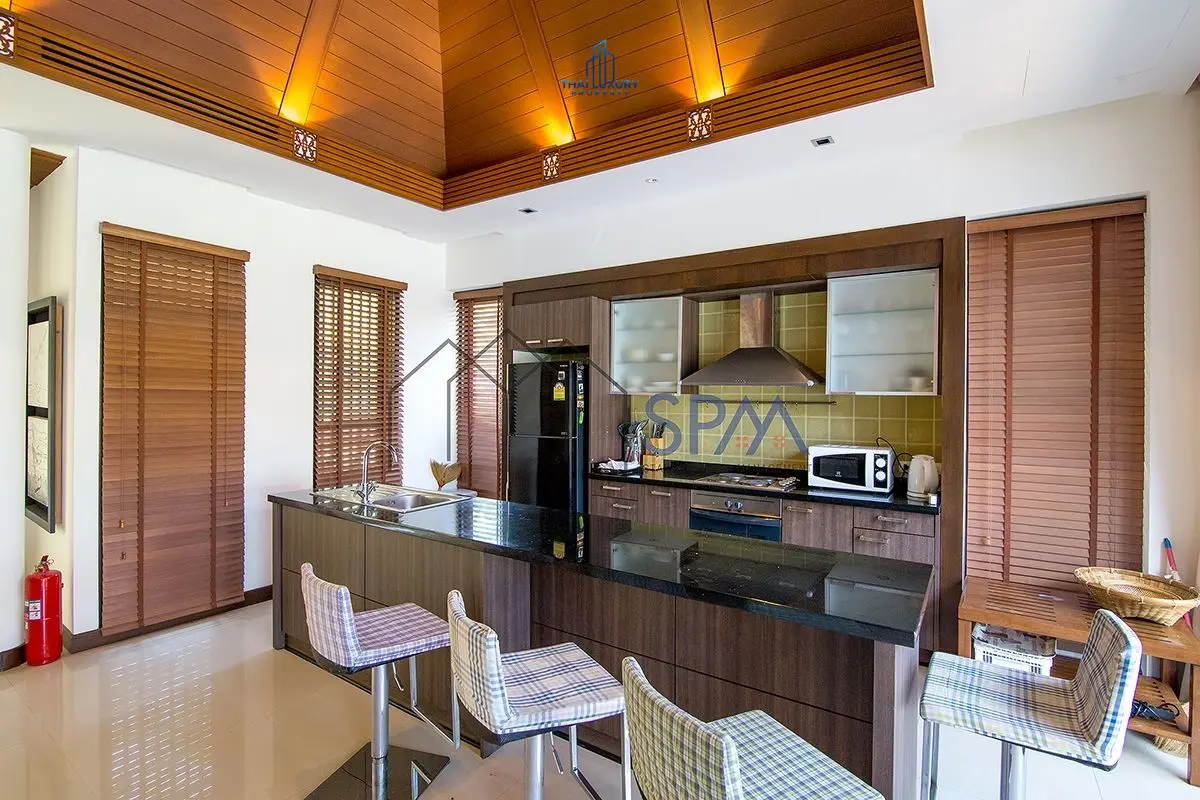 Spacious Modern 3-Bedroom Villa with Illuminated Pool in Hua Hin