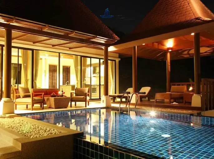 Spacious Modern 3-Bedroom Villa with Illuminated Pool in Hua Hin