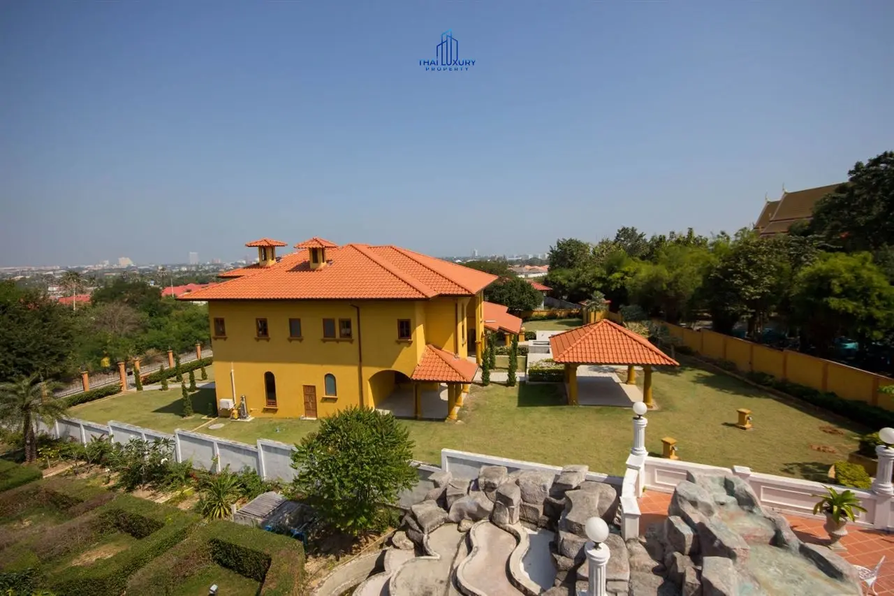 Spacious 4-Bedroom Mediterranean Villa with Pool in Nong Kae, Hua Hin