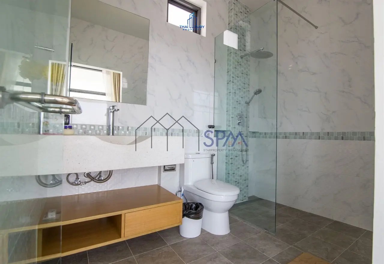 Spacious Modern 4-Bedroom House with Pool and Outdoor Living in Cha-Am