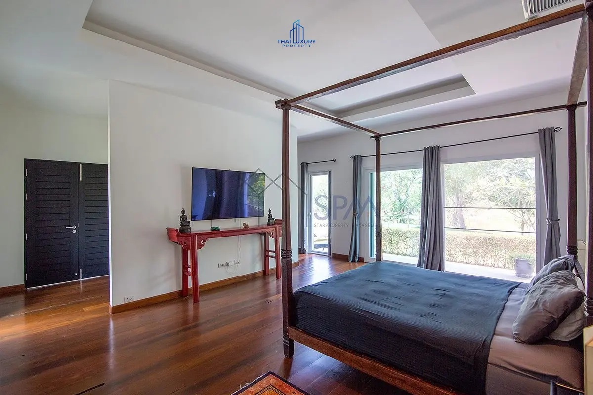 Spacious 5-Bed Villa with Open Living, Modern Kitchen & Pool in Cha-Am