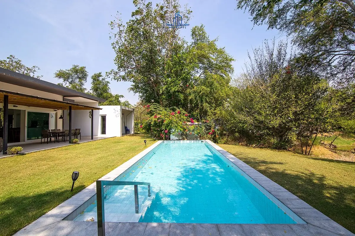 Spacious 5-Bed Villa with Open Living, Modern Kitchen & Pool in Cha-Am