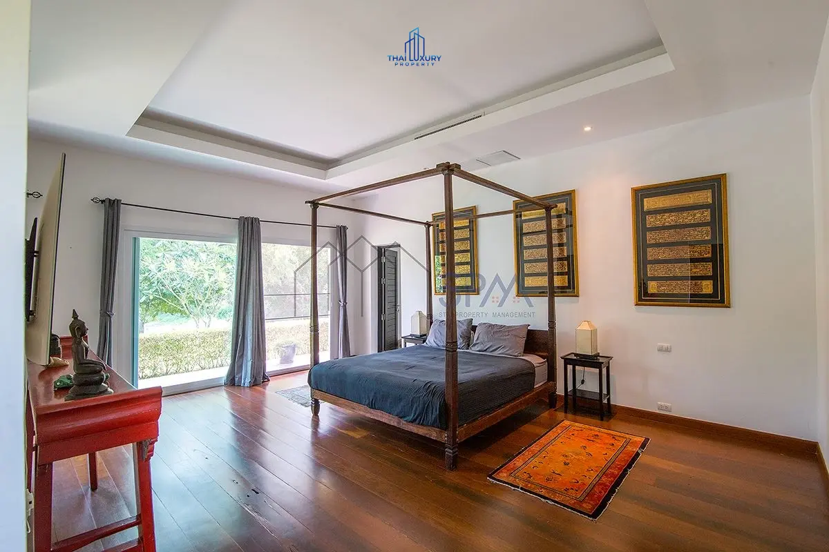 Spacious 5-Bed Villa with Open Living, Modern Kitchen & Pool in Cha-Am