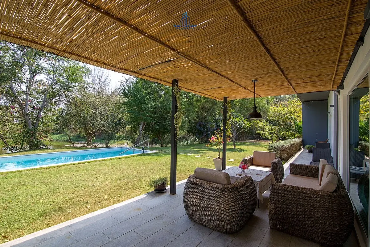 Spacious 5-Bed Villa with Open Living, Modern Kitchen & Pool in Cha-Am