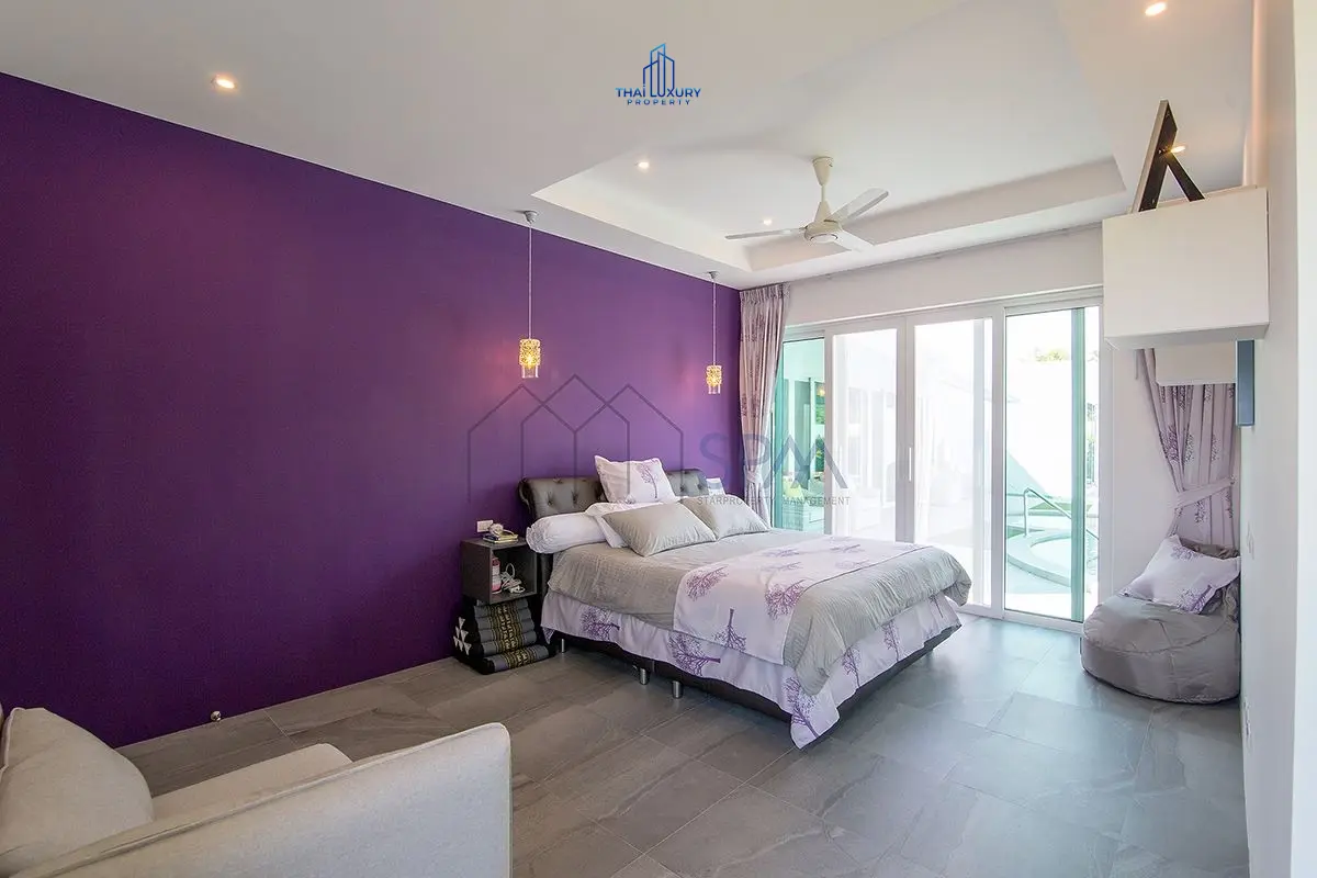 Charming Single-Story Villa with Kidney-Shaped Pool in Quiet Hin Lek Fai