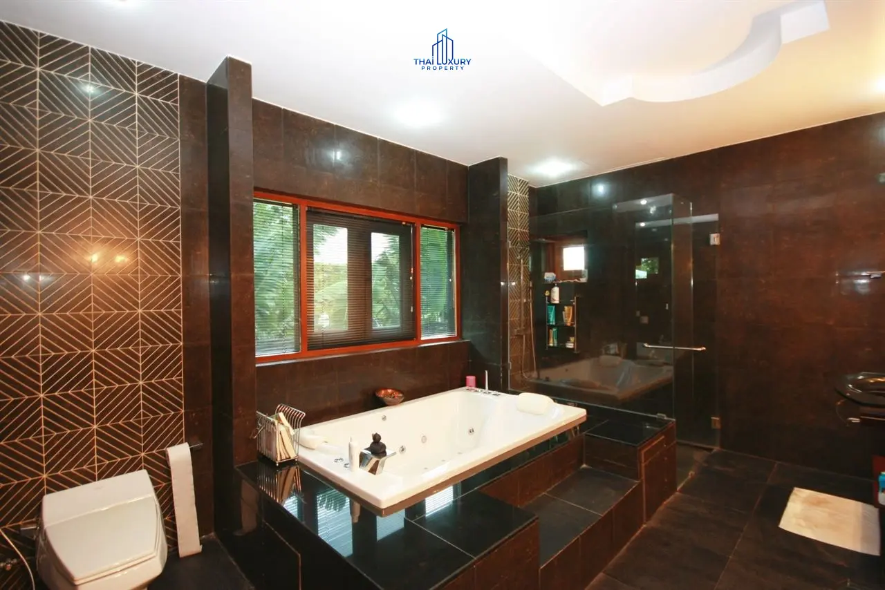 Spacious 4-Bedroom Villa with Central Pool & Tropical Garden in Cha-Am