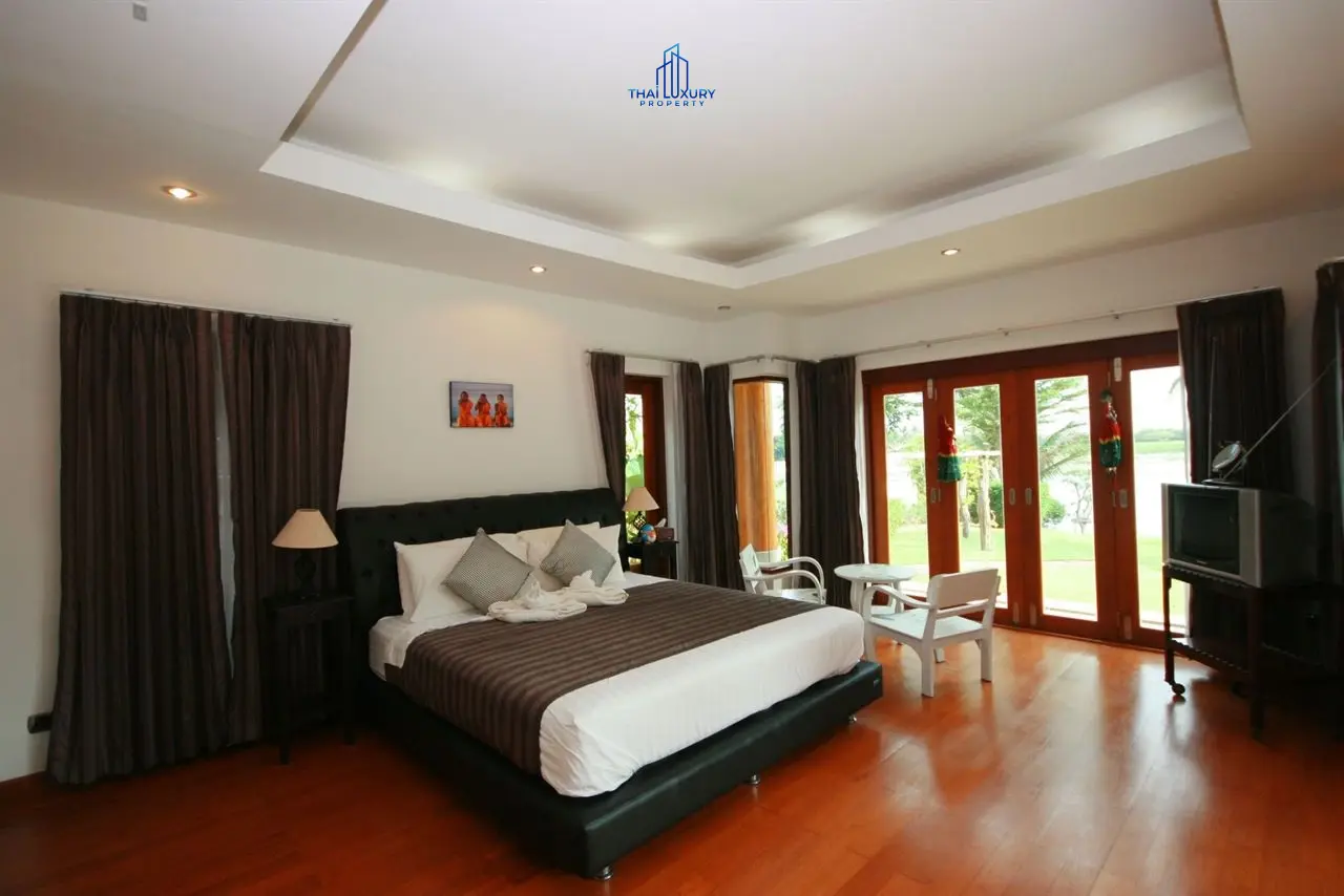 Spacious 4-Bedroom Villa with Central Pool & Tropical Garden in Cha-Am