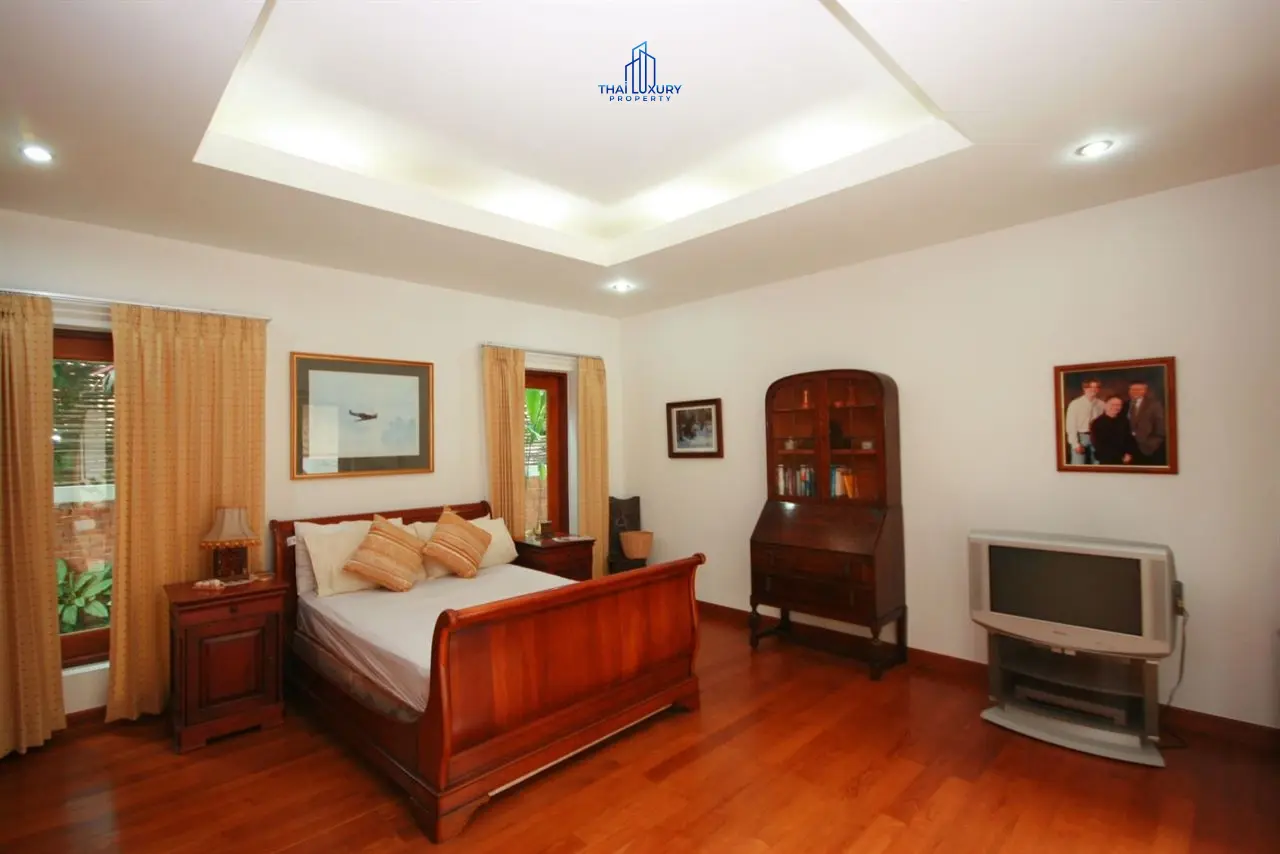 Spacious 4-Bedroom Villa with Central Pool & Tropical Garden in Cha-Am