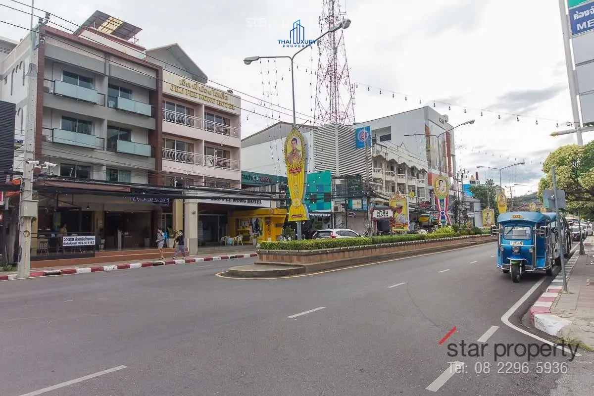 Spacious Mixed-Use Building with 23 Units and Pool in Hua Hin