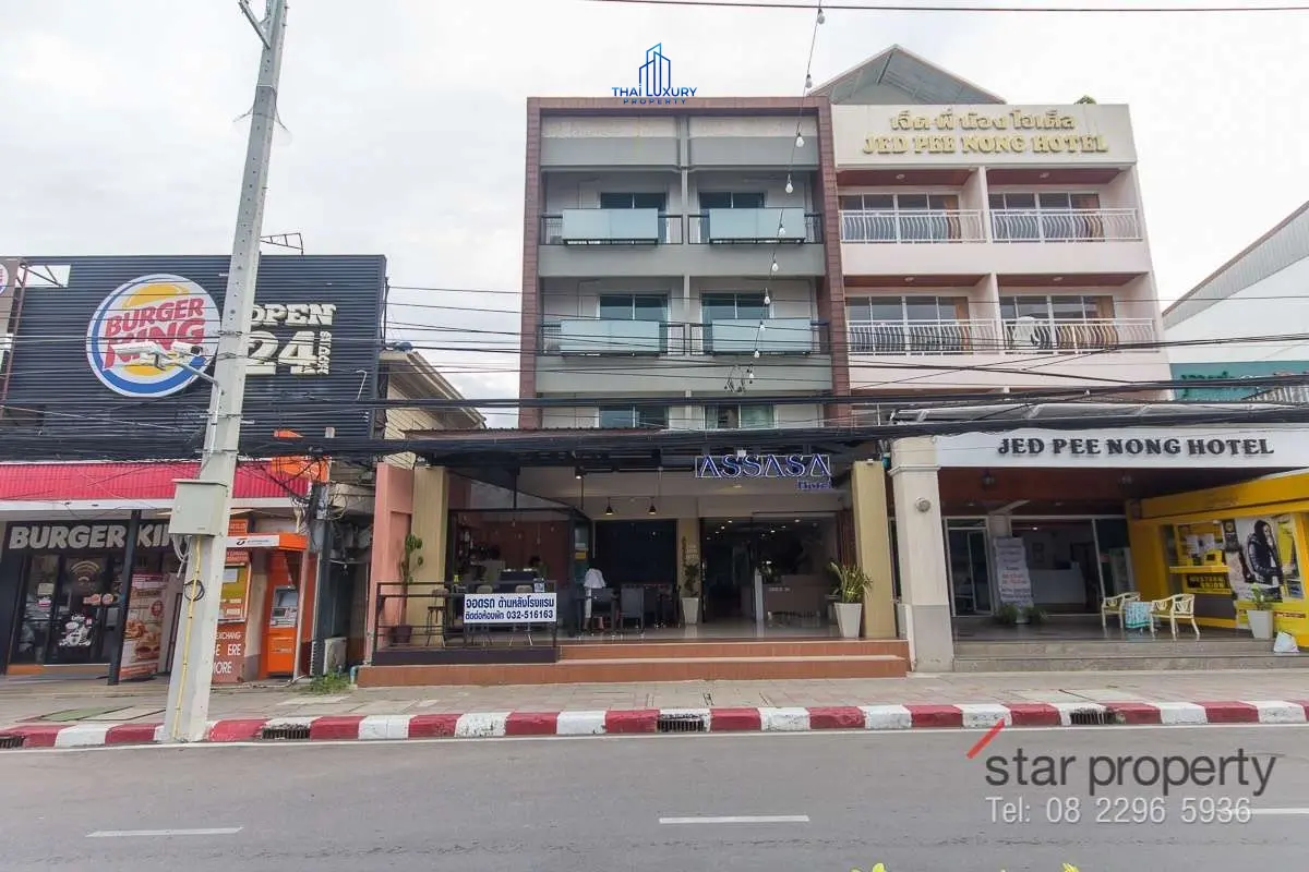 Spacious Mixed-Use Building with 23 Units and Pool in Hua Hin