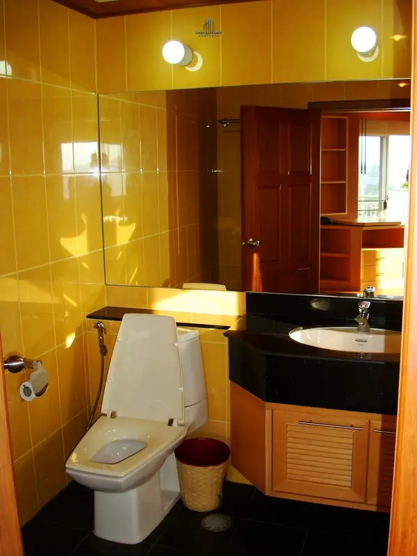 คอนโด 1 ห้องนอนกว้างขวางพร้อมวิวชายฝั่งที่สวยงามแบบพาโนรามาในหัวหิน