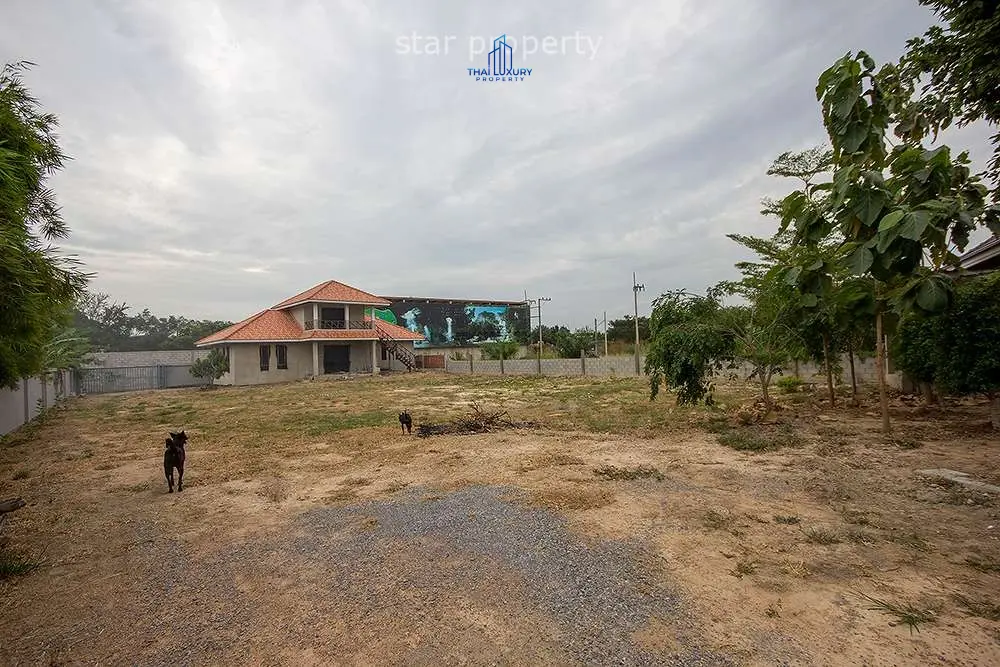 บ้านชั้นเดียวกว้างขวางบนที่ดิน 4,800 ตร.ม. พร้อมสวนร่มรื่นในหนองแก หัวหิน