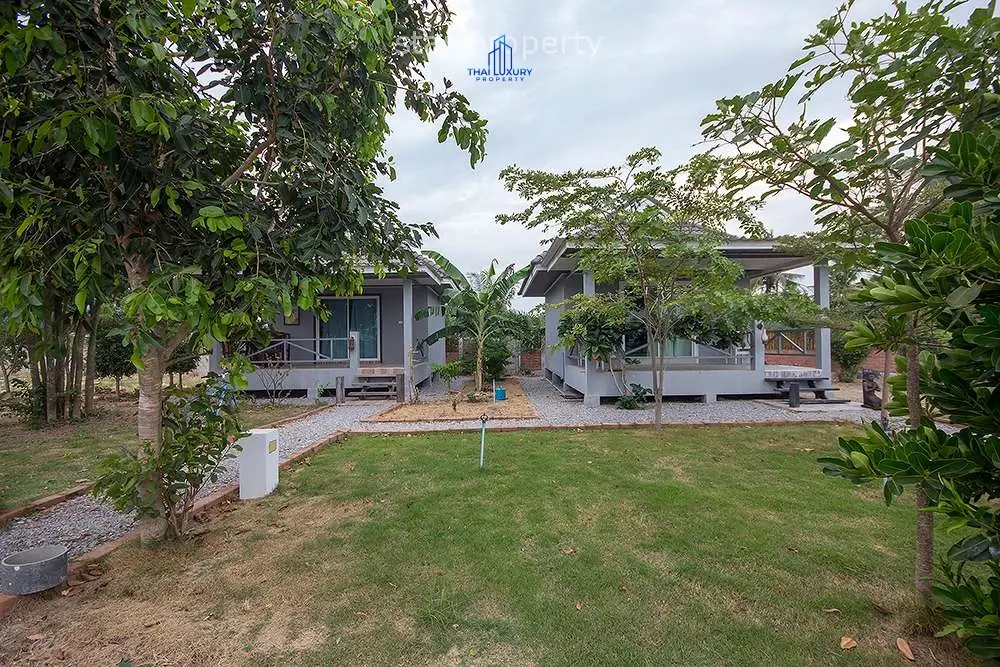 บ้านชั้นเดียวกว้างขวางบนที่ดิน 4,800 ตร.ม. พร้อมสวนร่มรื่นในหนองแก หัวหิน