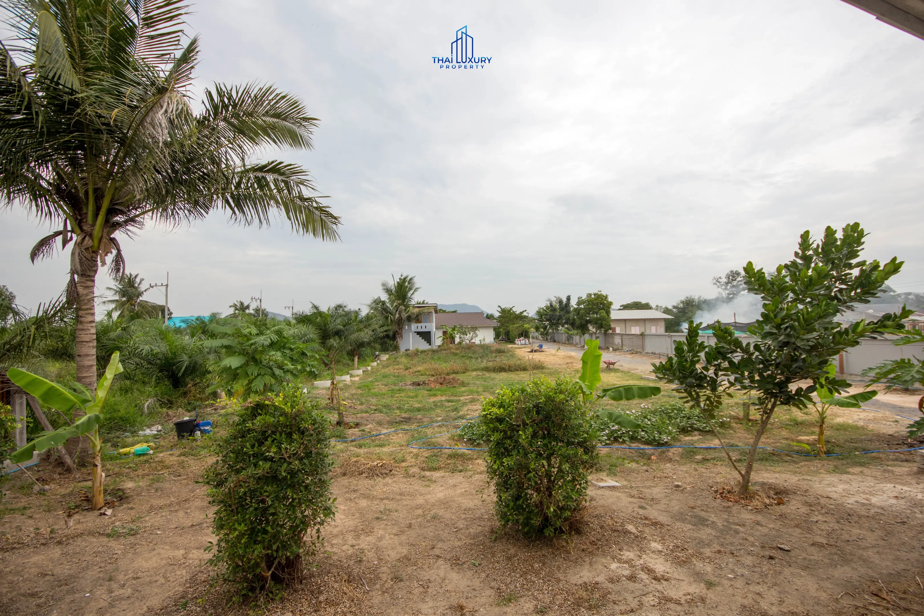บ้านชั้นเดียวกว้างขวางบนที่ดิน 4,800 ตร.ม. พร้อมสวนร่มรื่นในหนองแก หัวหิน