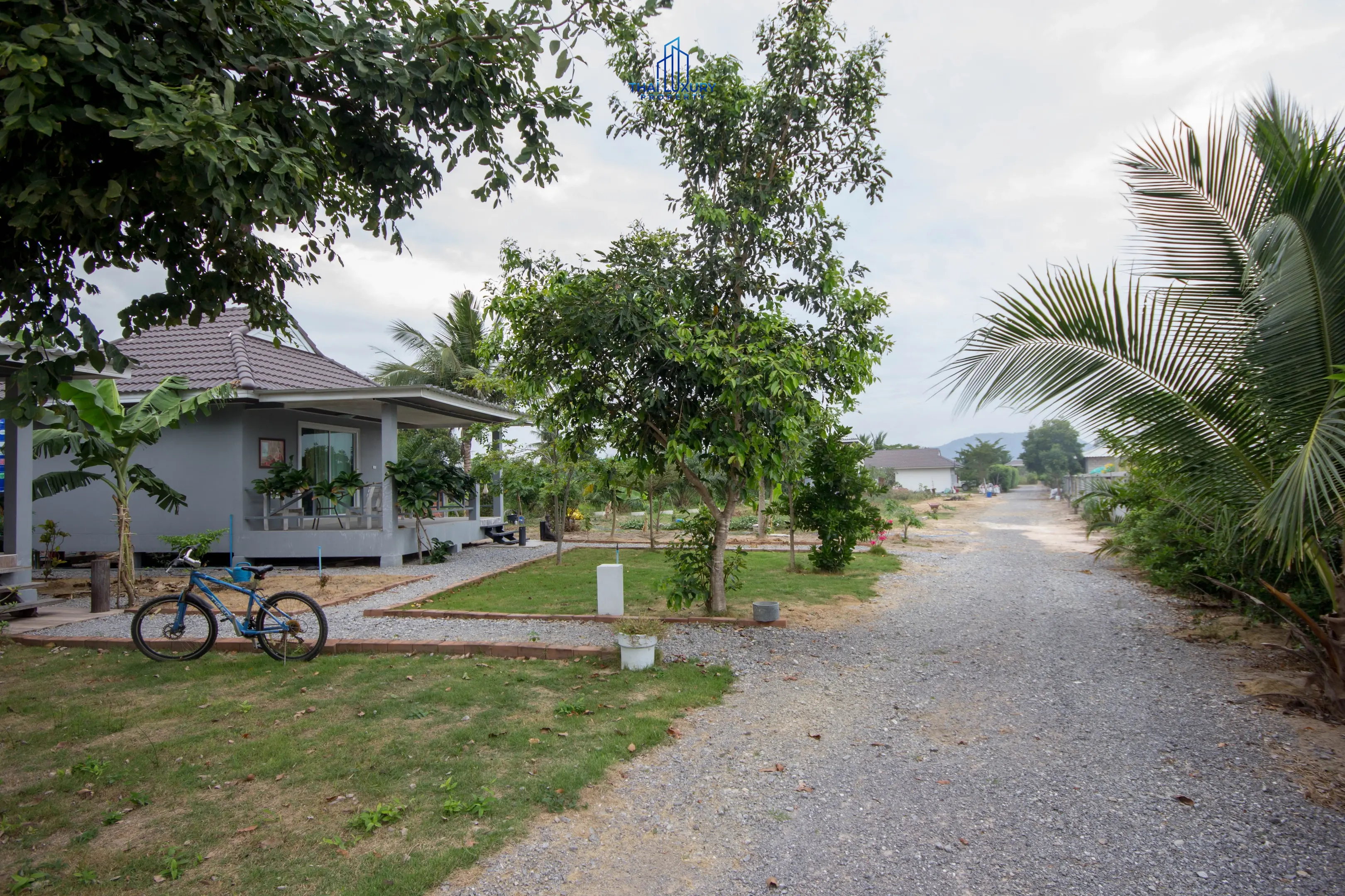 บ้านชั้นเดียวกว้างขวางบนที่ดิน 4,800 ตร.ม. พร้อมสวนร่มรื่นในหนองแก หัวหิน