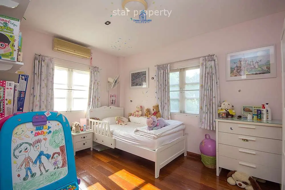 บ้านขนาดใหญ่ 5 ห้องนอน พร้อมสระว่ายน้ำส่วนตัวและเทอเรซกลางแจ้งกว้างขวางในหนองแก