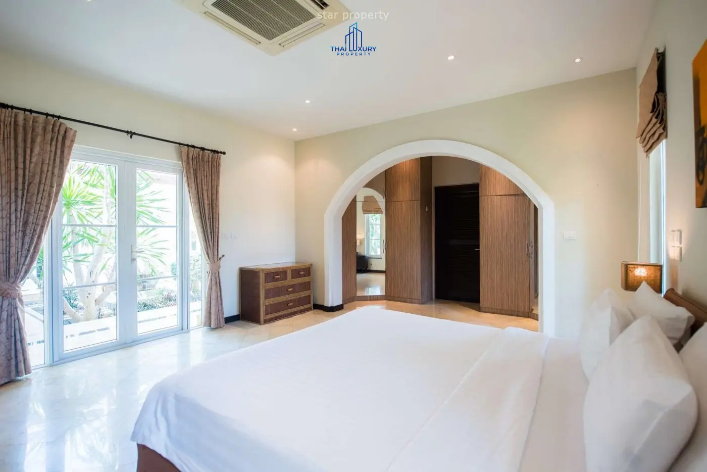 วิลล่าสุทธิชั้นเดียวกว้างขวางพร้อมสระว่ายน้ำและสวนในหนองแก หัวหิน